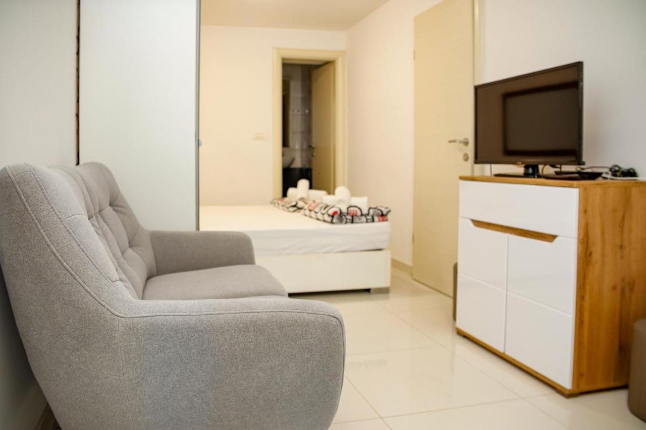 Studio Apartman Hotell Split Exteriör bild