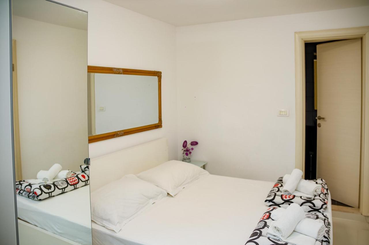 Studio Apartman Hotell Split Exteriör bild