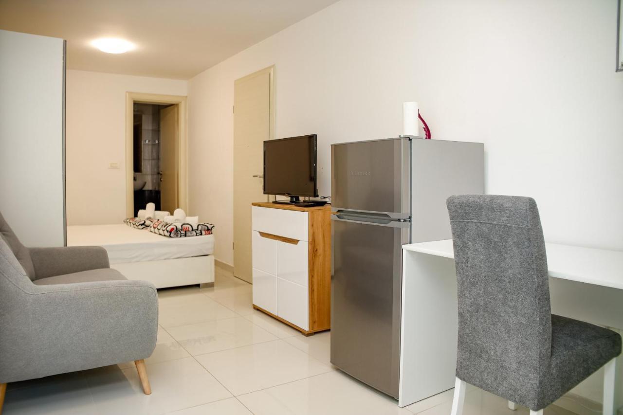 Studio Apartman Hotell Split Exteriör bild